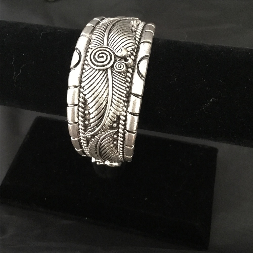 Bracelet - Picture 2 of 6
